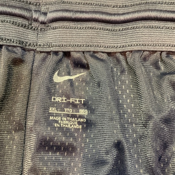 Nike- Villanova basketball shorts. Size XXL NWT - Picture 2 of 6